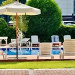 Cozy 1-bedroom In Royal Bay Szveti Vlasz