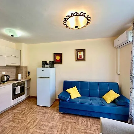 Cozy 1-bedroom In Royal Bay Apartment